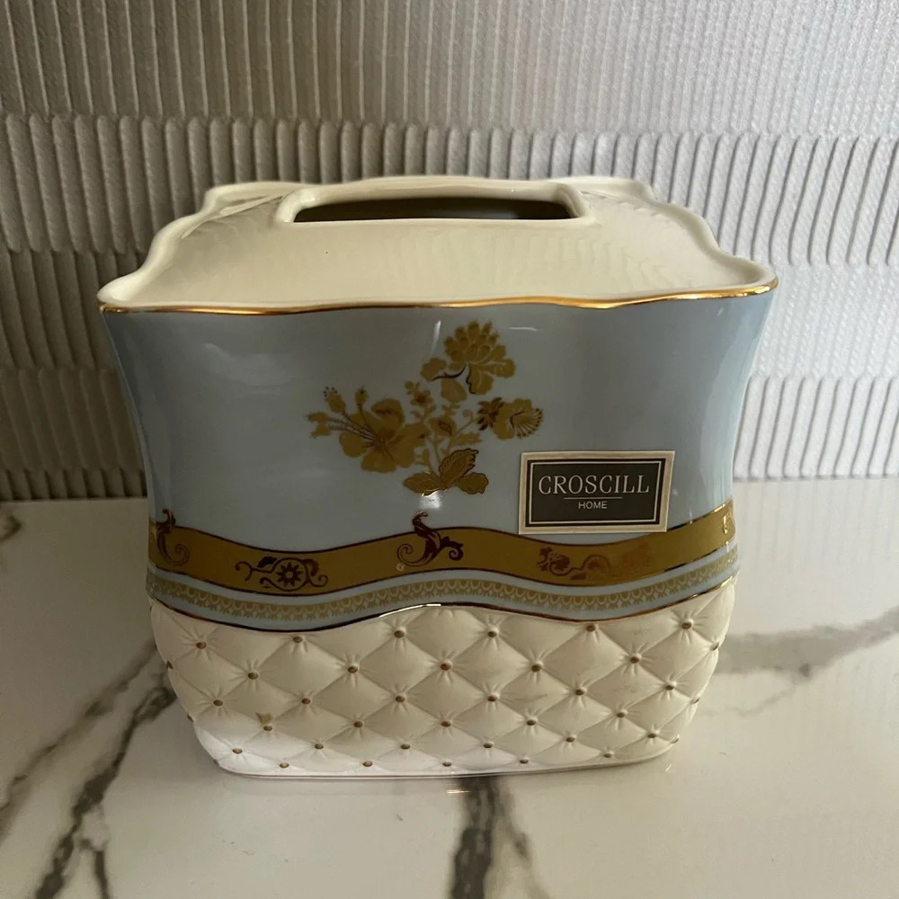 Croscill Napoleon Ceramic Bathroom Tissue Box Cover Blue & Cream Gold Accents